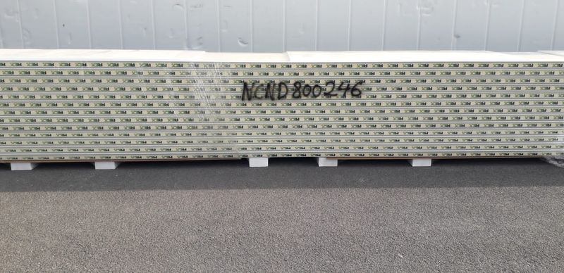 Panneaux Sandwich FC 80 mm 3 longueurs 10700 + 2 x 10400 + 2 x 10100 + 2 x 9800 + 2 x 9500 + 2 x 9200 mm (NCND800246)