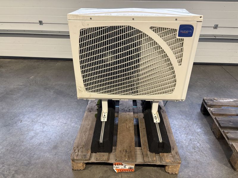 Chambre avec sol Minibox dim int 2100 x 2100 x 2020 (Avec équipement froid) (NCO15) OCCASION