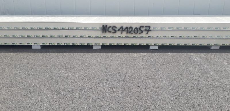 Panneaux isolants 200 mm 1 longueur 12000 + 2 x 8000 mm (NCS112057)