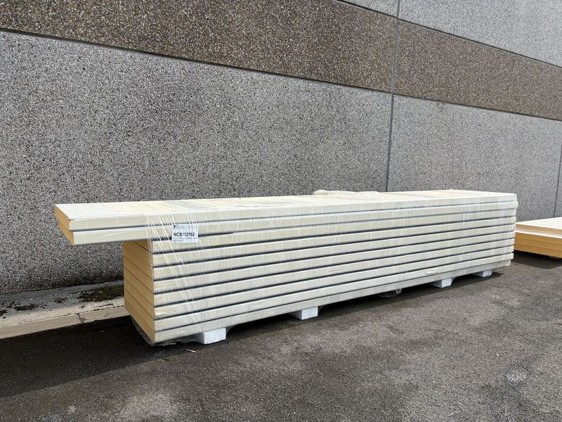 Panneaux isolants 100 mm 8 x 5000 + 2 x 5500 mm (NCS112762)