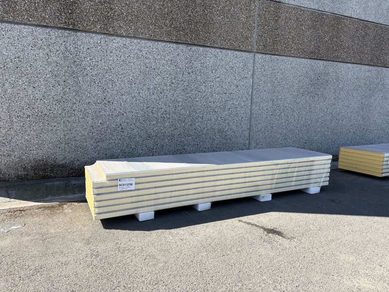 Panneaux sandwich 80 mm 6 x 4000 + 1 x 3840 mm  (NCS112799)